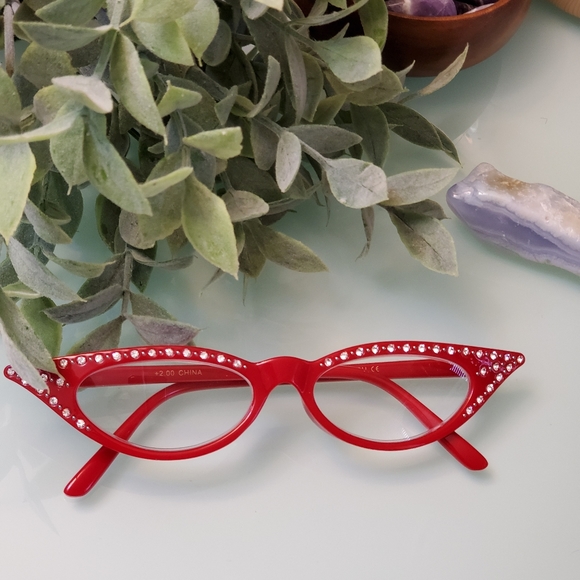 Accessories - Pointy Cateye Readers